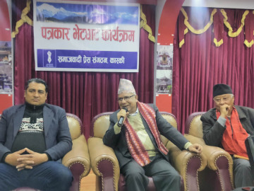 हामी उम्मेदवारी दिन्नौँ, एमालेको राष्ट्रपति भए बर्बाद हुन्छ : माधव नेपाल